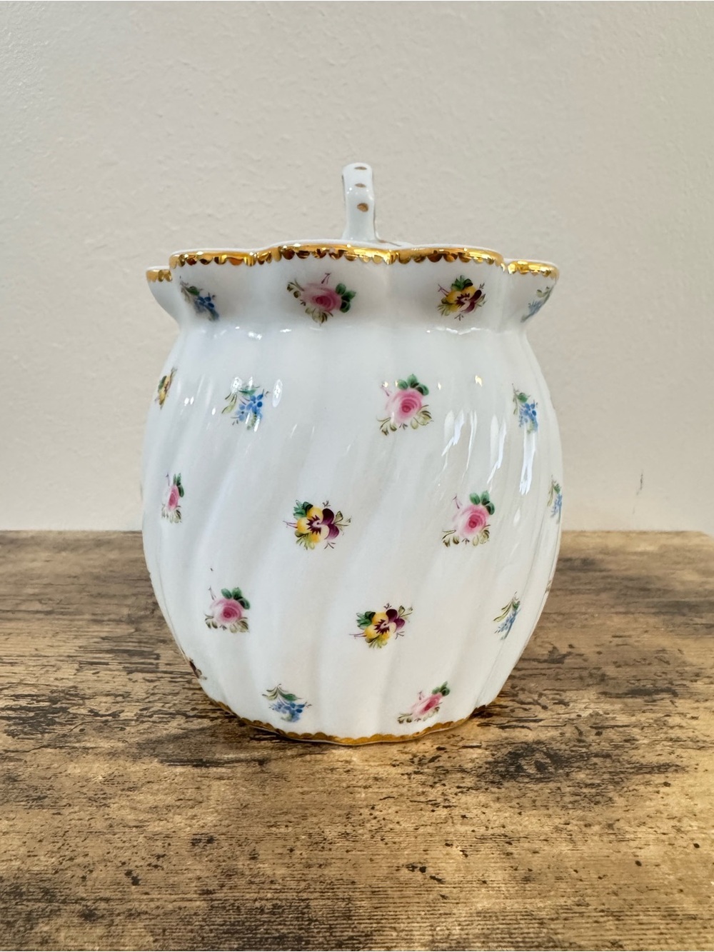 Porcelain Lidded Biscuit Jar Floral Gold Trim Heart Handle England - Picture 5 of 9